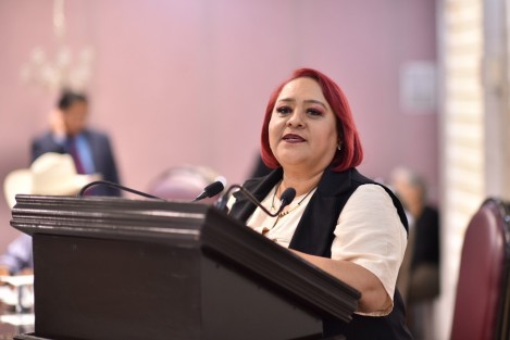En el marco del Día Mundial del Corazón (29 de septiembre), la diputada Adriana Esther Martínez Sánchez convocó a sus homólogas y homólogos a sumarse a los procesos de creación o adecuación de la legislación vigente para que las y los veracruzanos encuentren, sin limitación alguna, el pleno disfrute de su derecho a la salud, priorizando en las enfermedades cardiovasculares al ser una de las más mortales.