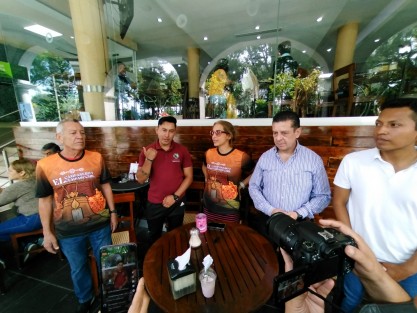 El director de Turismo de Coacoatzintla, Ángel Borjas, invita a participar en la carrera atlética El Campanero y el Cempasúchil, que se realizará en ese municipio el 28 de este mes con motivo del Día de Muertos.