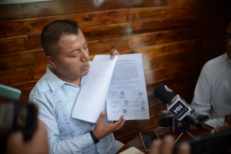 Agustín Carpio Pérez, representante de la organización Pueblos Originarios en Movimiento, denunció que habitantes del municipio de Ixhuatlán de Madero son extorsionados por elementos de Fuerza Civil, lo que –dijo– expondrá ante el Secretario de Seguridad Pública (SSP).