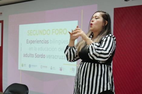 La Oficina de Programa de Gobierno (PROGOB) en colaboración con el Instituto Veracruzano de Educación para los Adultos (IVEA) llevaron a cabo el 2º Foro: Experiencias Biilingües en la Educación del Adulto Sordo Veracruzano.