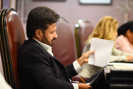 Mediante un pronunciamiento, el diputado Luis Fernando Cervantes Cruz hizo un llamado a autoridades y habitantes del estado de Veracruz a sumar voluntades y capacidades ante la escasez de agua, a reflexionar y cambiar malas prácticas que atentan contra el medio ambiente.
