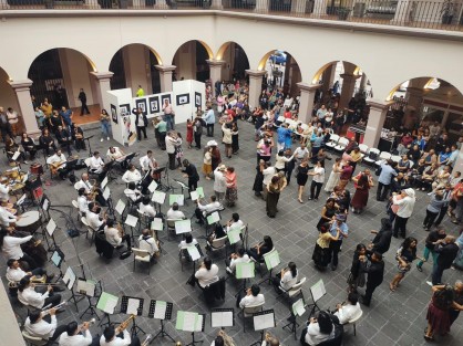 Como cada domingo, la Dirección de Cultura del H. Ayuntamiento de Xalapa llevó alegría a las familias con las actividades de su programa Domingos Familiares. 