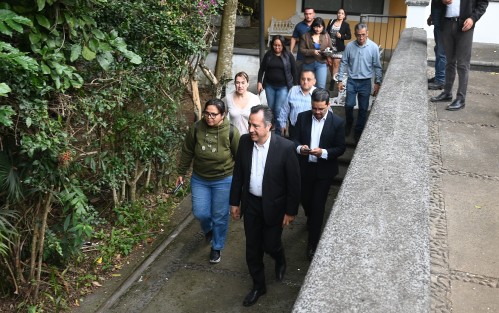 El Gobernador Cuitláhuac García, en compañía de autoridades de cultura, turismo y medios de comunicación recorrieron lo que serán en breve, las nuevas instalaciones de la Secretaría de Turismo, que se conocerá como casa Rébsamen. 