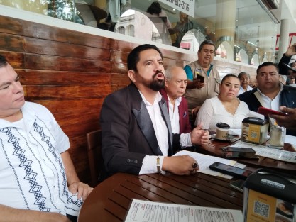  Integrantes de barras, colegios y asociaciones de profesionales del Derecho reiteraron públicamente su respaldo a su paisano y colega, Sergio Gutiérrez Luna, próximo coordinador de la Defensa de la Transformación en Veracruz.