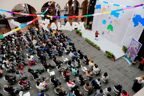 Con el propósito de fomentar la lectura, la imaginación y el desarrollo integral de las infancias, este martes se realizó el Primer maratón Cuéntame un cuento, iniciativa organizada por la Subsecretaría de Desarrollo Educativo y el Ayuntamiento, a través de la Dirección de Educación y la Regiduría Séptima.