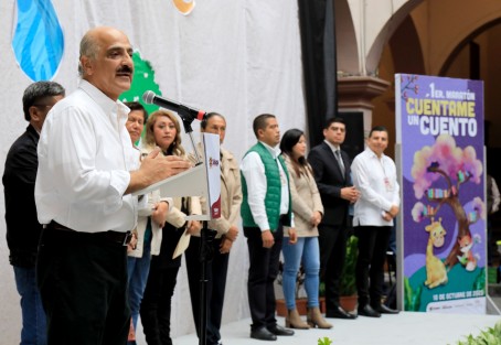 Al inaugurar el evento en el patio central de Palacio Municipal, el alcalde Ricardo Ahued Bardahuil destacó que se brindará todo el apoyo para que este maratón sea el primero de muchos más, ya que con ello se impulsa la educación de las niñas y niños, así como las capacidades lectoras, narrativas y la creatividad. 