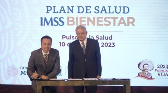 El Gobernador de Veracruz, Cuitláhuac García Jiménez, firmó este día, el convenio Federal - Estado del sistema de salud, un paso más hacia la unificación de los servicios de salud para ampliar las capacidades de atención.