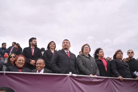 Diputadas y diputados de la LXVI Legislatura del Estado de Veracruz atestiguaron el acto conmemorativo del Bicentenario del Heroico Colegio Militar, celebrado en la Fortaleza de San Carlos, en la ciudad de Perote, encabezado por el Jefe Supremo de las Fuerzas Armadas y Presidente Constitucional de los Estados Unidos Mexicanos, licenciado Andrés Manuel López Obrador. 