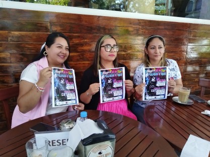 Lluvia Díaz Salazar, integrante del colectivo Mujeres Mágicas, invitó a la expo que realizarán con motivo del Día de Muertos, del 13 al 15 de octubre en el Paseo de Los Lagos. Además de invitar al público a que participe en el desfile de catrinas el 14 de octubre a las 18 horas. 