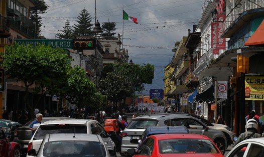 El caos vial de cada jueves en el centro de Xalapa. ¿Y los otros qué culpa?