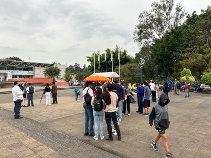 A pesar de que en la ciudad de Xalapa no se pudo observar el eclipse solar anular, varias personas se dieron cita en el museo Kana para intentar observar este fenómeno natural.