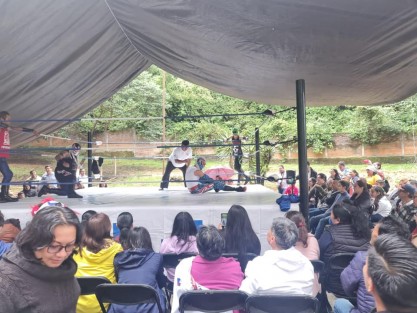 Con diversas actividades y a pesar de la lluvia, este domingo se llevó a cabo la Primera Feria del Seminario de Xalapa, con la finalidad de fomentar la convivencia entre la comunidad católica de la Arquidiócesis y recabar fondos para el sostenimiento de esta casa religiosa. 