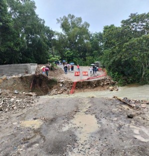  PC y fuerzas de tarea atienden afectaciones en los municipios de Agua Dulce, Moloacán, Tlapacoyan, Misantla, San Rafael y Xalapa, sin que al momento se registren personas lesionadas.