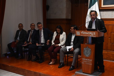 Con la presencia de los nuevos encargados de despacho de la SEV y SEGOB el gobernador habló de varios temas relacionados al ámbito estatal.