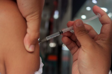 Personal del IMSS estará esta semana vacunando contra la influenza en la entrada del Pasaje Tanos toda esta semana. La campaña estará hasta enero próximo, pero los puestos serán itinerantes. 