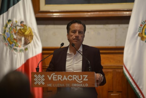 El Gobierno del Estado inició el procedimiento de adquisición de dos aceleradores lineales para el tratamiento del cáncer para equipar el Centro Estatal de Cancerología Dr. Miguel Dorantes Mesa, y se aprobó el proyecto de ampliación de sus instalaciones para colocarlos y atender a los pacientes, anunció el gobernador Cuitláhuac García Jiménez.