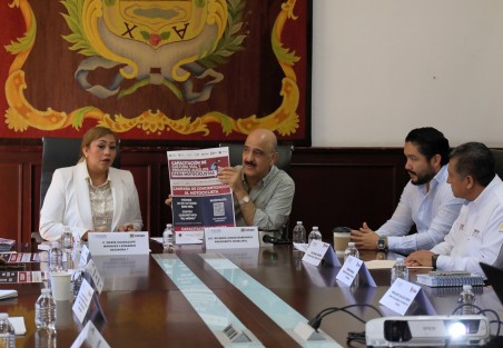 En ese sentido, el presidente municipal Ricardo Ahued Bardahuil presentó esta iniciativa de la Regiduría Séptima a cargo de la regidora María Guadalupe Márquez Leonardo, que se realizará este viernes 20 de octubre a las 11:00 horas en el Centro Comunitario El Moral. 