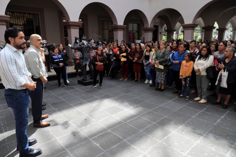 Ante vecinos de colonias de la periferia como Campo de Tiro y Las Flores, el Edil afirmó que en esta Administración se acabaron los actos de corrupción, pues no se tolerará que los funcionarios se enriquezcan lucrando con la pobreza de las y los ciudadanos.