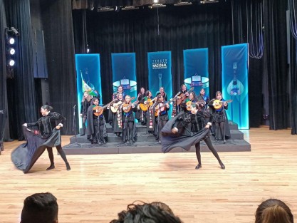 Como se había anunciado y como se esperaba, en su participación en el Concurso Nacional de Estudiantinas de Canal Once, la Tuna Femenil de la Universidad Veracruzana logró su pase a la final del certamen con una muy alta calificación. ¡Felicidades!