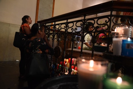 Por tratarse de un día y horas laborales, la mañana de este 24 de octubre se vio poca afluencia de devotos visitando la tumba de San Rafael Guízar en esta su fiesta patronal. Se espera que por la tarde la afluencia sea más nutrida.