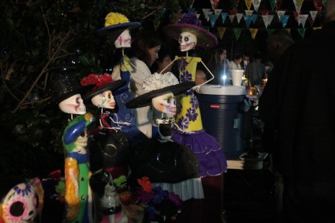 En la convivencia también hubo venta de alimentos y artesanías, y se contó con la presencia de las Mujeres de Humo, para que los asistentes disfrutaran de los tradicionales bocoles.