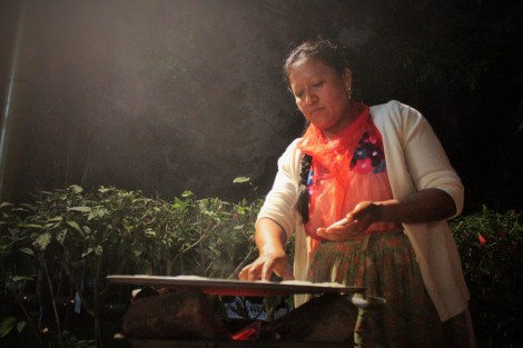 En la convivencia también hubo venta de alimentos y artesanías, y se contó con la presencia de las Mujeres de Humo, para que los asistentes disfrutaran de los tradicionales bocoles.
