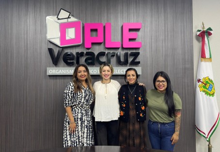 La presidenta de la Comisión Permanente para la Igualdad de Género del Congreso del Estado, diputada Maribel Ramírez Topete, asumió la presidencia y secretaría técnica de la Comisión de Prevención del Sistema Estatal para Prevenir, Atender, Sancionar y Erradicar la Violencia contra las Mujeres de Veracruz, en sesión celebrada en las instalaciones del Organismo Público Local Electoral (OPLE) del estado de Veracruz.