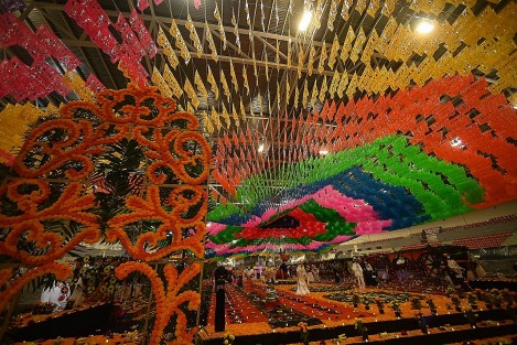 Esta noche de martes, con la presencia de autoridades estatales y representantes de la organización Guinness World Records, fue declarado y abierto al público El Altar de Muertos Más Grande del Mundo en las instalaciones del Velódromo de Xalapa. Como invitados especiales, el ex secretario de Educación, Zenyazen Escobar; y el ex diputado local Atanasio García Durán.