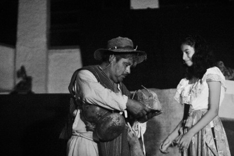 Este 1 de noviembre, la exitosa obra de Juan Rulfo,  Macario, será presentada por el  Grupo de Teatro Campesino Comunitario, en el Barrio Mágico de Xallitic. 19:30 horas, la cita. 