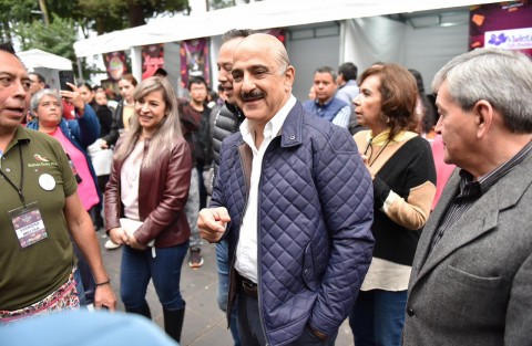  Como un evento tradicional que se llena de familias y visitantes mientras se promueven los alimentos típicos de esta época del año, calificó el presidente municipal Ricardo Ahued Bardahuil a la Feria del Tamal, Pan y Chocolate 2023, que estará instalada de 10:00 a 20:00 horas durante este fin de semana. 