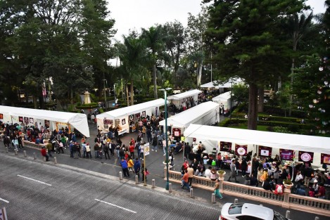 Además de disfrutar de estos alimentos, las y los asistentes acompañarán su experiencia gastronómica con un amplio cartel artístico preparado especialmente para amenizar el desarrollo de esta feria.  