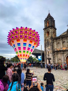 En Zozocolco de Hidalgo,  Ver., se lleva a cabo el Festival Internacional de Globos de Papel. Autoridades municipales esperan una gran derrama económica. 