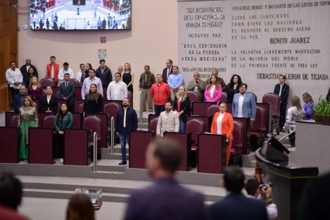 En cumplimiento de la normativa interna y por mayoría de votos, el Pleno de la LXVI Legislatura avaló que la Mesa Directiva que funcionará durante el Tercer Año de Ejercicio Constitucional, del 5 de noviembre de 2023 al 4 de noviembre de 2024, esté integrada por las diputadas Adriana Esther Martínez Sánchez (Morena), en calidad de presidenta, Verónica Pulido Herrera (PAN), vicepresidenta, y Arianna Guadalupe Ángeles Aguirre (PRI), secretaria.