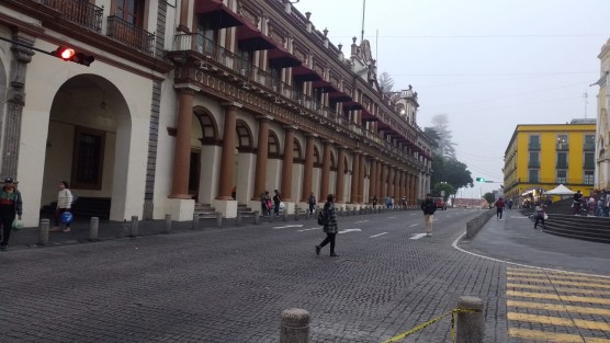 Manifestantes de colectivos de personas desaparecidas liberaron el Palacio de Gobierno y las vialidades del centro de Xalapa.