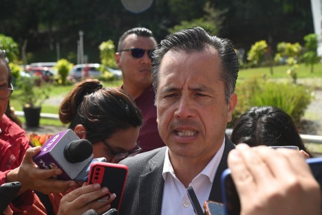 El gobernador Cuitláhuac García Jiménez confirmó que su Quinto Informe de Gobierno se realizará en la Fortaleza de San Carlos, en Perote, el próximo 18 de noviembre. El mandatario estatal comentó a reporteros que el aforo será muy reducido por el tamaño del patio central de dicho recinto.