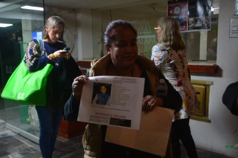 Colectivos de búsqueda de personas dialogan con el Gobernafor Cuitláhuac  García. 