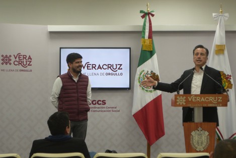  El gobernador Cuitláhuac García Jiménez destacó el trabajo de Iván Luna Landa, como coordinador general de Comunicación Social del Estado, y respaldó sus aspiraciones a un cargo de elección popular. 