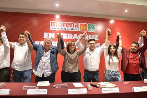 Juntos y unidos el equipo que encabeza la continuidad de la Cuarta Transformación levantaron la mano a la Coordinadora de los Comités de la Defensa de la 4T en Veracruz, Rocío Nahle García quien anunció que el próximo 20 de noviembre, su homóloga a nivel nacional, Claudia Sheinbaum Pardo, arribará a Boca del Río para iniciar con la precampaña que marca la ley.  