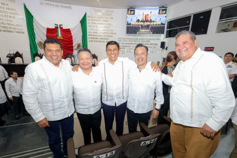 El Gobernador de Veracruz, Cuitláhuac García, asistió como invitado al V informe de Gobierno de su homólogo de Tabasco. Carlos Manuel Merino, al igual que otros gobernadores de la región sur del país. 