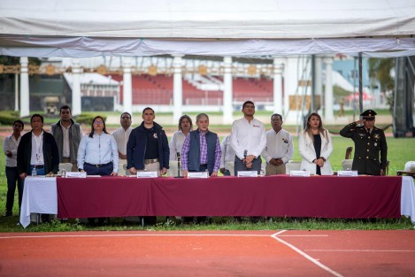 El Ayuntamiento, a través de la Secretaría, la Junta Municipal de Reclutamiento y el 63 Batallón de Infantería de la 26 Zona Militar de la Secretaría de la Defensa Nacional (Sedena), realizó el Sorteo del Servicio Militar Nacional en el Estadio Xalapeño Heriberto Jara Corona. 