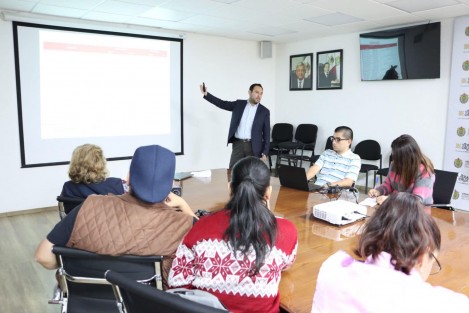 El titular de SEFIPLAN, José Luis Lima Franco, compartió  los detalles del proyecto de presupuesto 2024 para el Estado de Veracruz en una reunión con la prensa. Estamos comprometidos con la transparencia y el desarrollo de nuestro estado. Juntos construimos el camino hacia un futuro financiero sólido, afirmó.