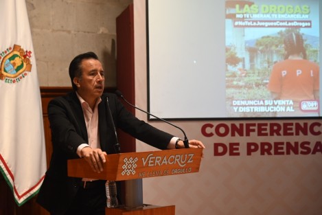El mandatario estatal Cuitláhuac García Jiménez durante su conferencia de prensa insistió en redoblar esfuerzos  en las campañas contra las drogas, ya que sigue la constate en varios homicidios cometidos en la entidad. 