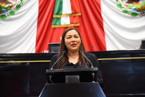  Pide Perla Eufemia Romero Rodríguez a autoridades municipales acciones que eviten la obstrucción del paso en vialidades y banquetas.