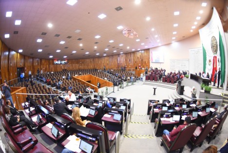 A solicitud del gobernador del estado, ingeniero Cuitláhuac García Jiménez, el Pleno de la LXVI Legislatura autorizó a la ciudadana Romana Gutiérrez Polo desempeñar simultáneamente los cargos de directora de Atención Médica del organismo público descentralizado Servicios de Salud de Veracruz (Sesver) y titular de la Coordinación Estatal en Veracruz del IMSS-Bienestar del gobierno federal.