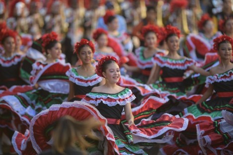 Con orgullo y motivación, el Gobierno de Veracruz conmemoró el nacionalismo, patriotismo y la identidad nacional con el tradicional desfile cívico-militar en honor al primer movimiento social del siglo XX: el 113° Aniversario del inicio de la Revolución Mexicana. 