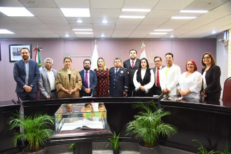 La Comisión Permanente de Seguridad Pública de la LXVI Legislatura, integrada por los diputados Roberto Francisco San Román Solana y Sergio Lenin Guzmán Ricárdez y por la legisladora Maribel Ramírez Topete, presidente, secretario y vocal, respectivamente, recibió la comparecencia del titular de la Secretaría de Seguridad Pública (SSP) del estado, Cuauhtémoc Zúñiga Bonilla, correspondiente a la glosa del Quinto Informe de Gobierno.