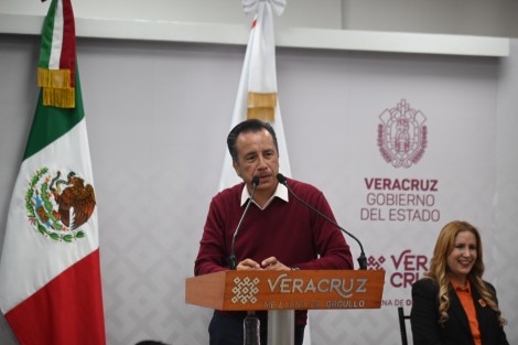 La intervención del Hospital de Naranjos Amatlán es parte del Plan de Rescate de la Infraestructura de Salud emprendido en esta administración, para el cual destinamos 180 millones de pesos, anunció el gobernador Cuitláhuac García Jiménez en conferencia de prensa.