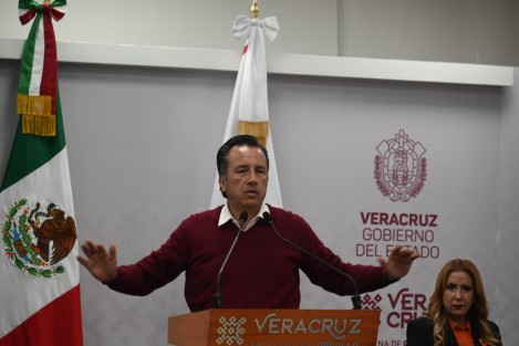 En los acuerdos recientes de los colectivos de búsqueda de personas desaparecidas y el Gobierno de Veracruz está el avance en las entrevistas con la Fiscalía General del Estado, por lo cual el calendario de atención se extendió por dos meses hasta el 30 de enero, destacó el gobernador Cuitláhuac García Jiménez.

