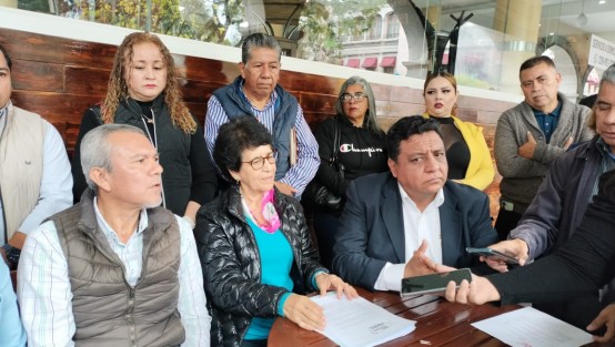 Integrantes de Redes Ciudadanas Veracruzanas manifestaron su apoyo a José Yunes Zorrilla en su precandidato a la gubernatura estatal. 