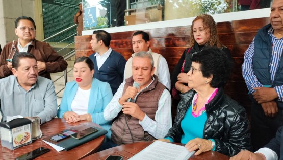 Integrantes de Redes Ciudadanas Veracruzanas manifestaron su apoyo a José Yunes Zorrilla en su precandidato a la gubernatura estatal. 
